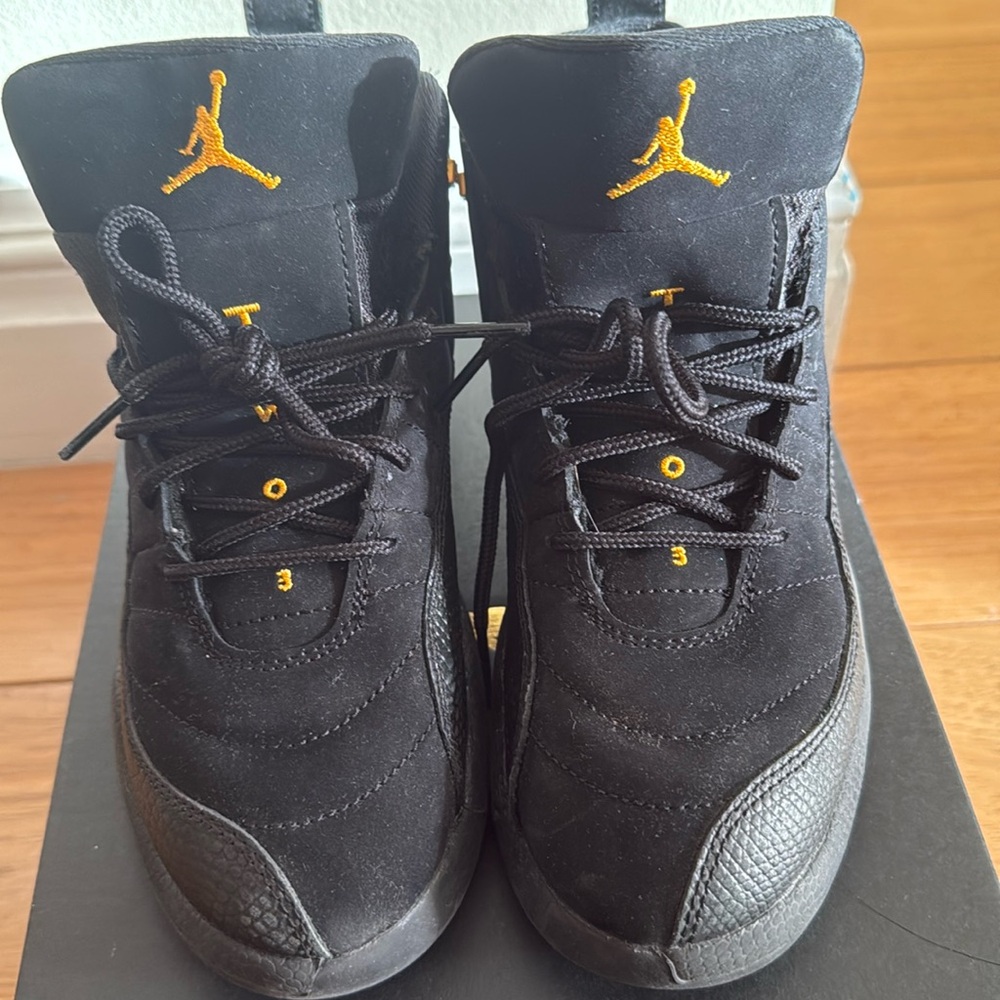 Black suede kids Jordan 12 retro sneakers sz 2.5